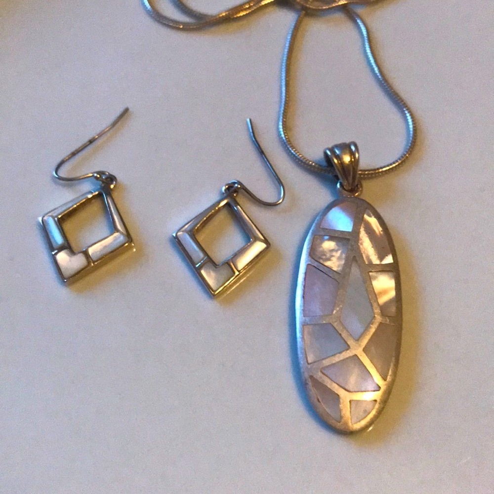 Vintage 925 Mother of Pearl necklace earrings EUC